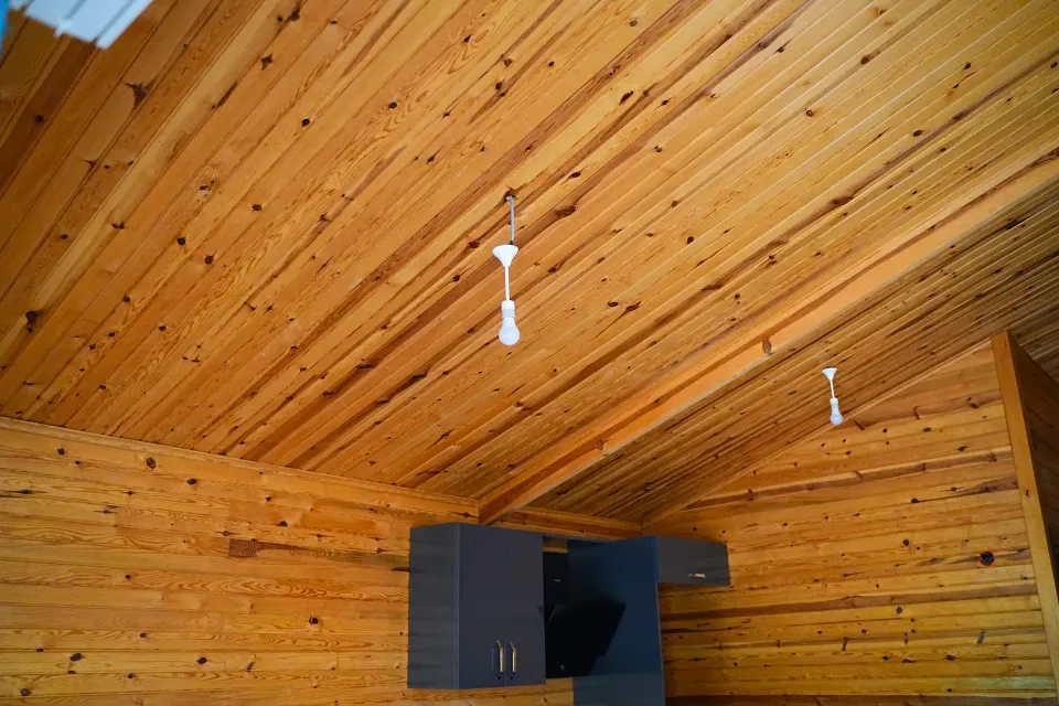 İsina Evi · Verandalı yaşam — iç mekân detayları