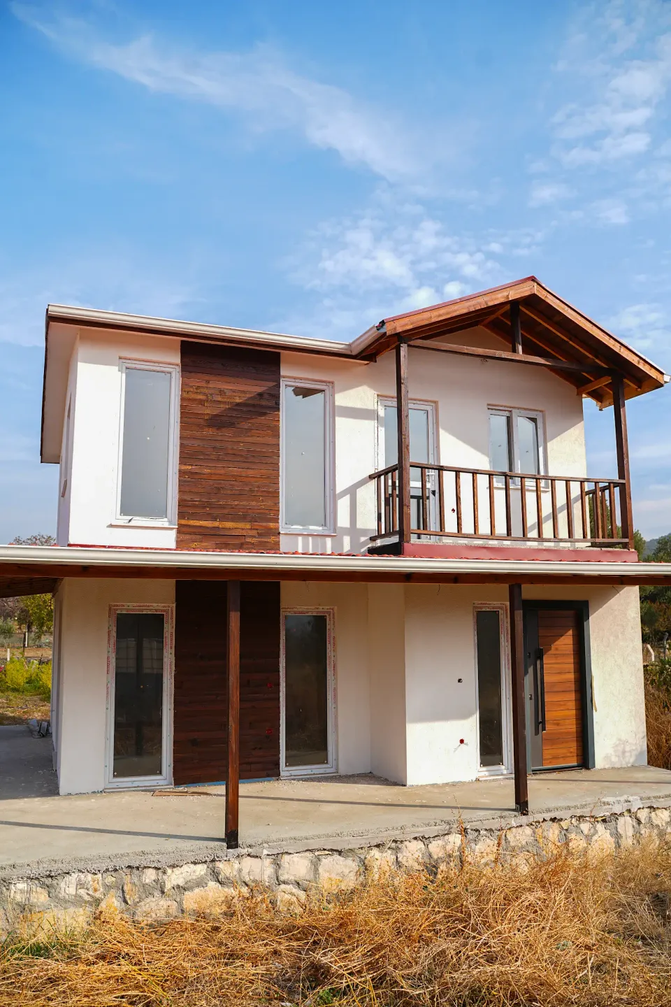 Balkonlu bahçe evi — dış cephe ve yapı detayları