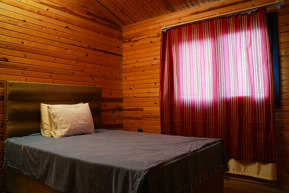 İsina Evi · Verandalı yaşam — iç mekân detayları