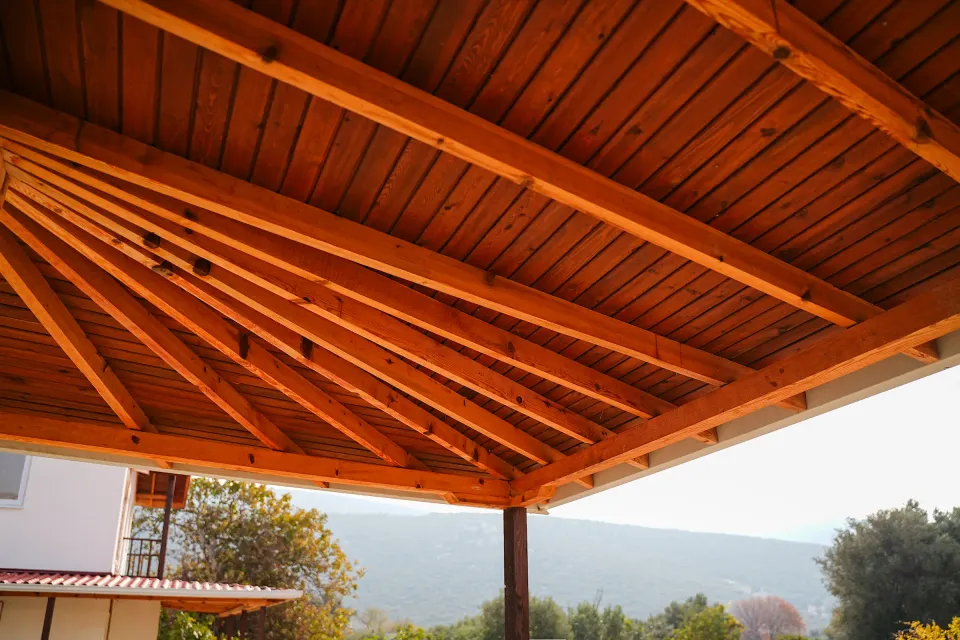 Balkonlu bahçe evi — dış cephe ve yapı detayları